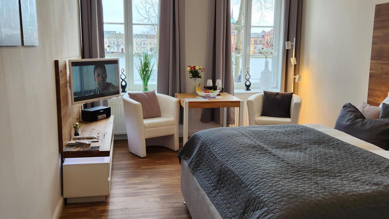 Das Ferienapartment Alexandrine Direkt Am Pfaffenteich Mit Eigenem Parkplatz 什未林 外观 照片